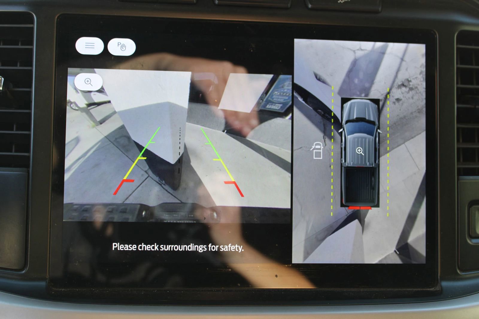 Used 2023 Ford F150 Lightning XLT image 34