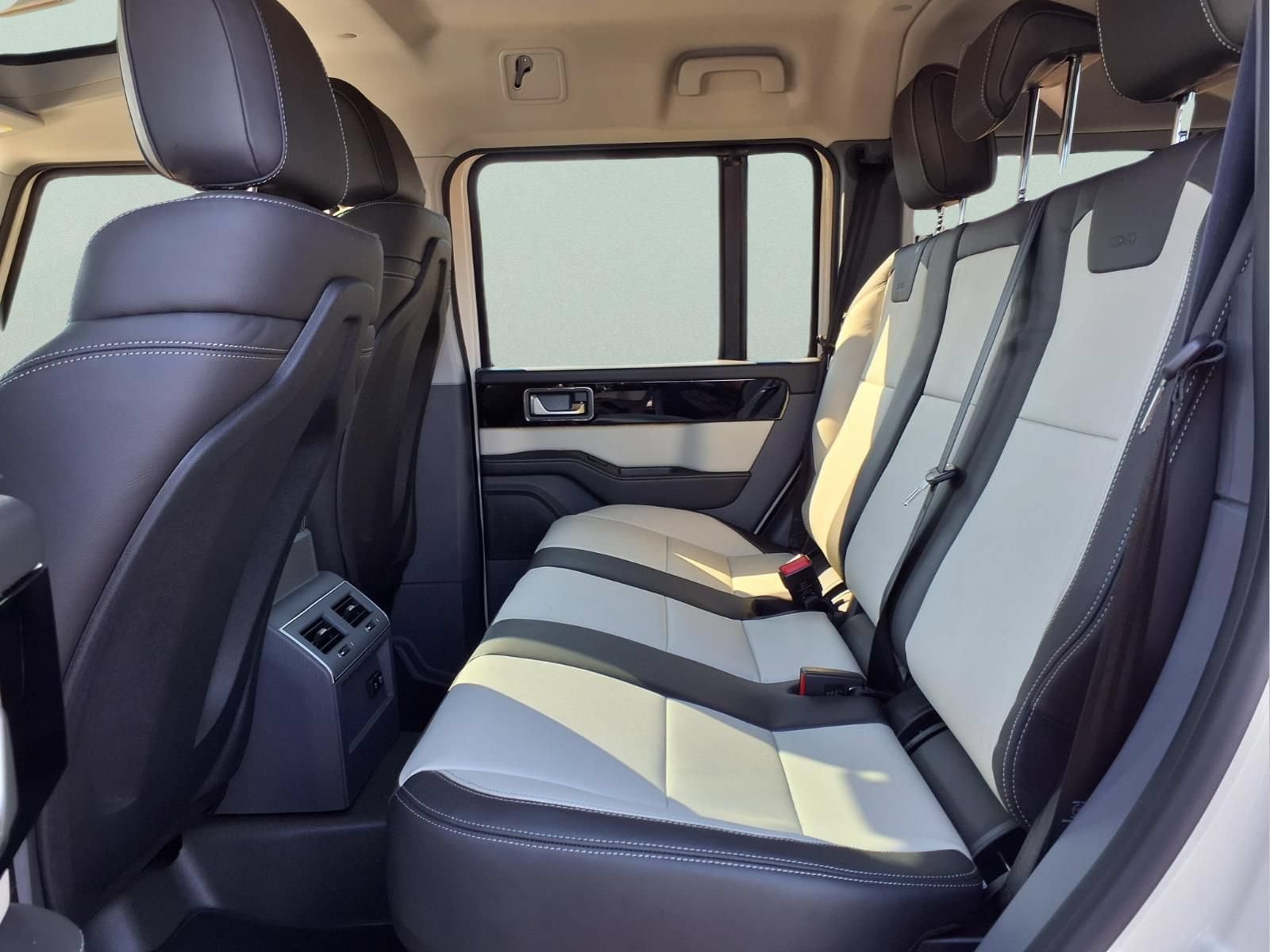 New 2025 INEOS Grenadier Station Wagon AWD/4WD image 9