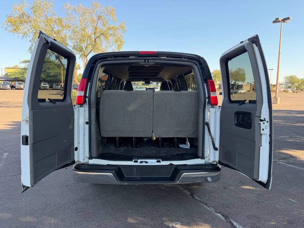 Used 2025 Chevrolet Express 3500 LT w/ LT Preferred Equipment Group image 12