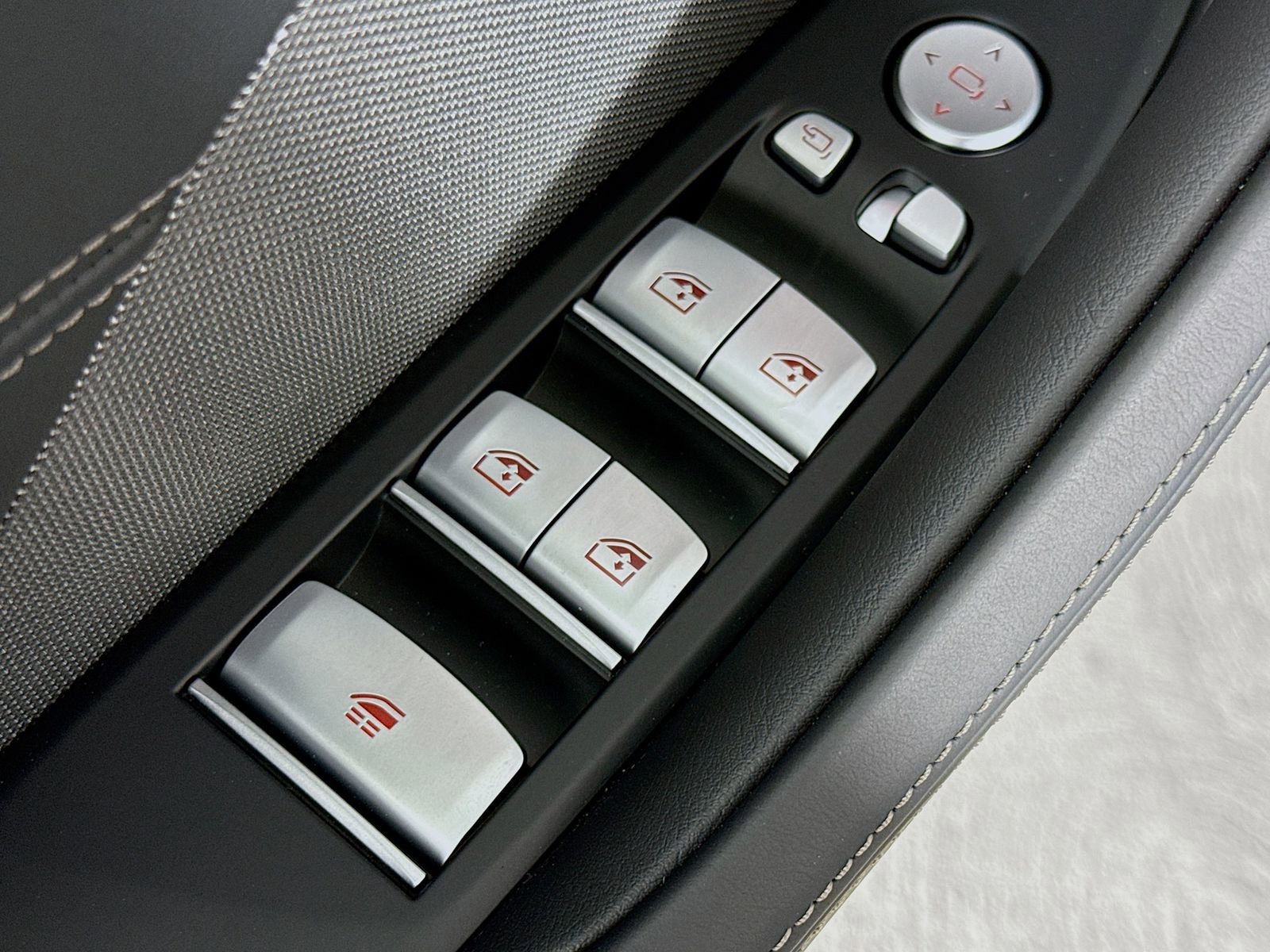 New 2026 BMW 840i Convertible w/ Comfort Seating Package RWD image 18