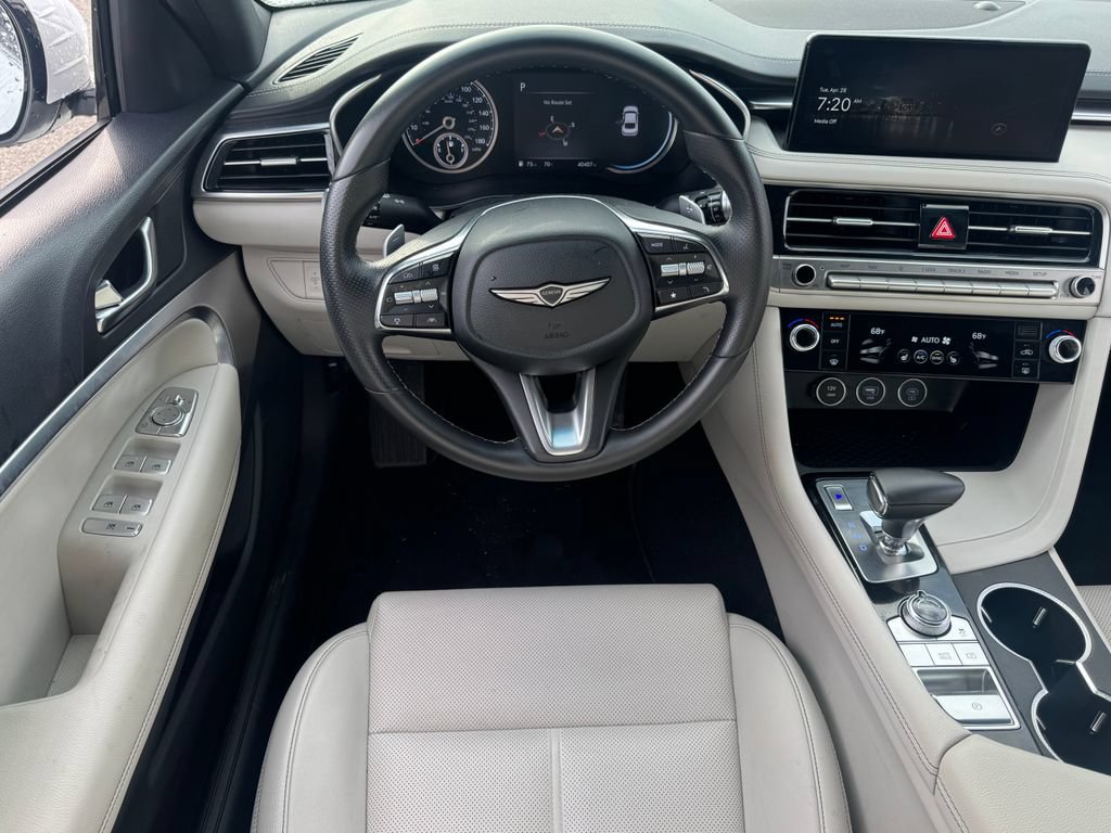 Used 2025 Genesis G70 2.5T RWD image 14