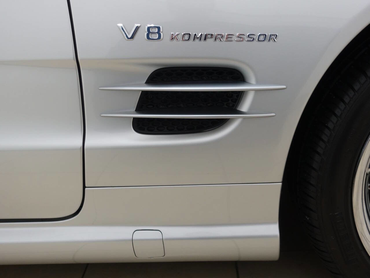 Used 2004 Mercedes-Benz SL 55 AMG SL 55 AMG 2dr Convertible image 36