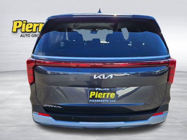 Used 2025 Kia Carnival FWD image 4