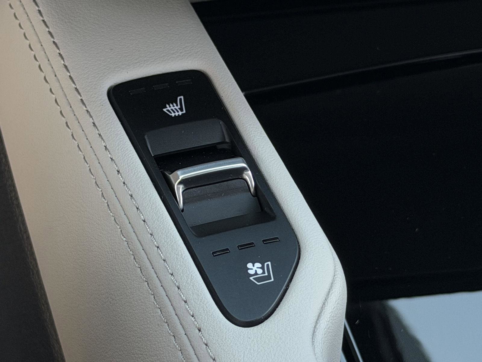 Used 2024 Kia Telluride SX w/ Towing Package image 17