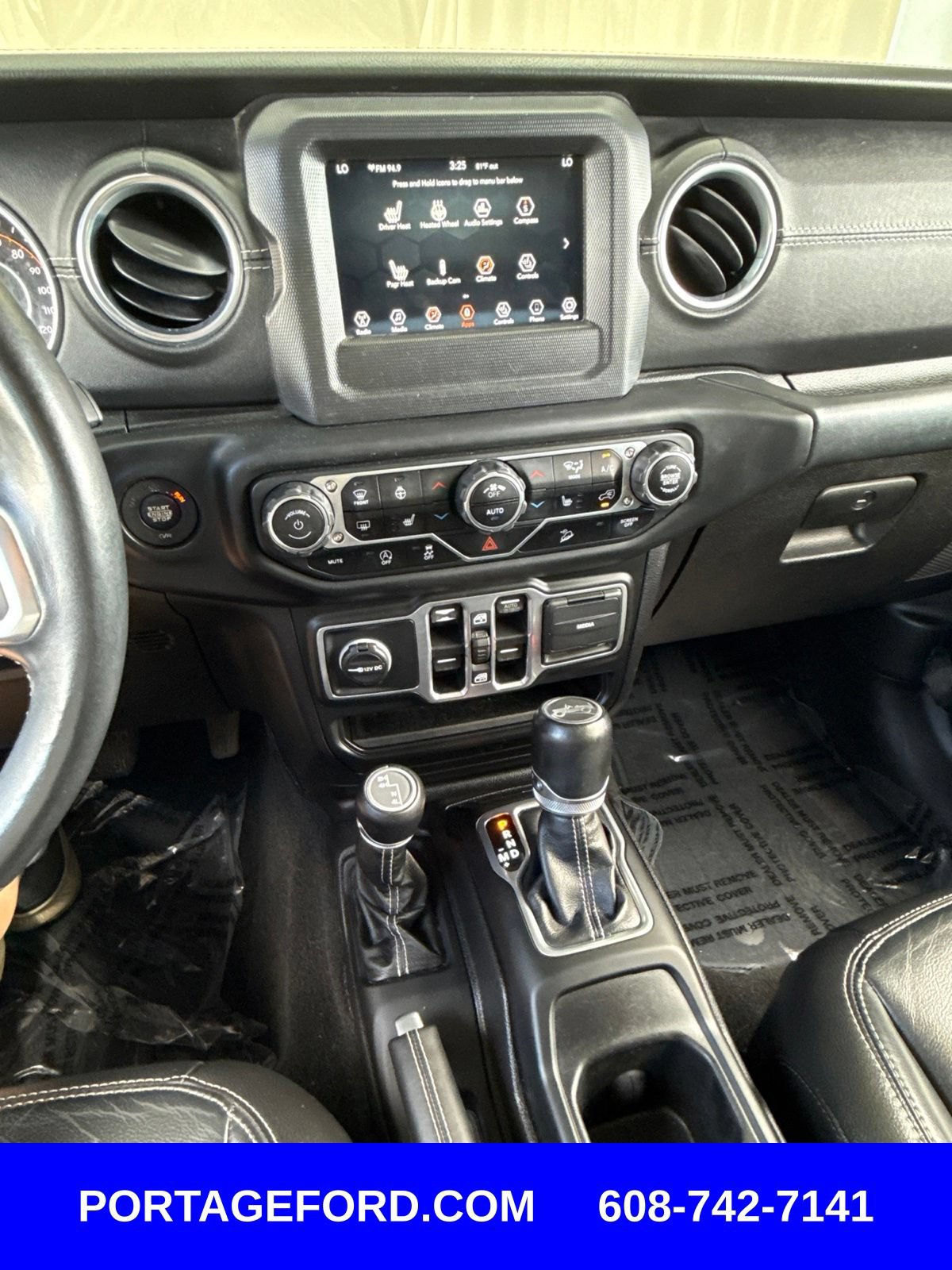 Used 2018 Jeep Wrangler Unlimited Sahara w/ Cold Weather Group AWD/4WD image 14