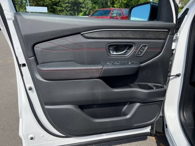 New 2026 Honda Pilot Black Edition image 17