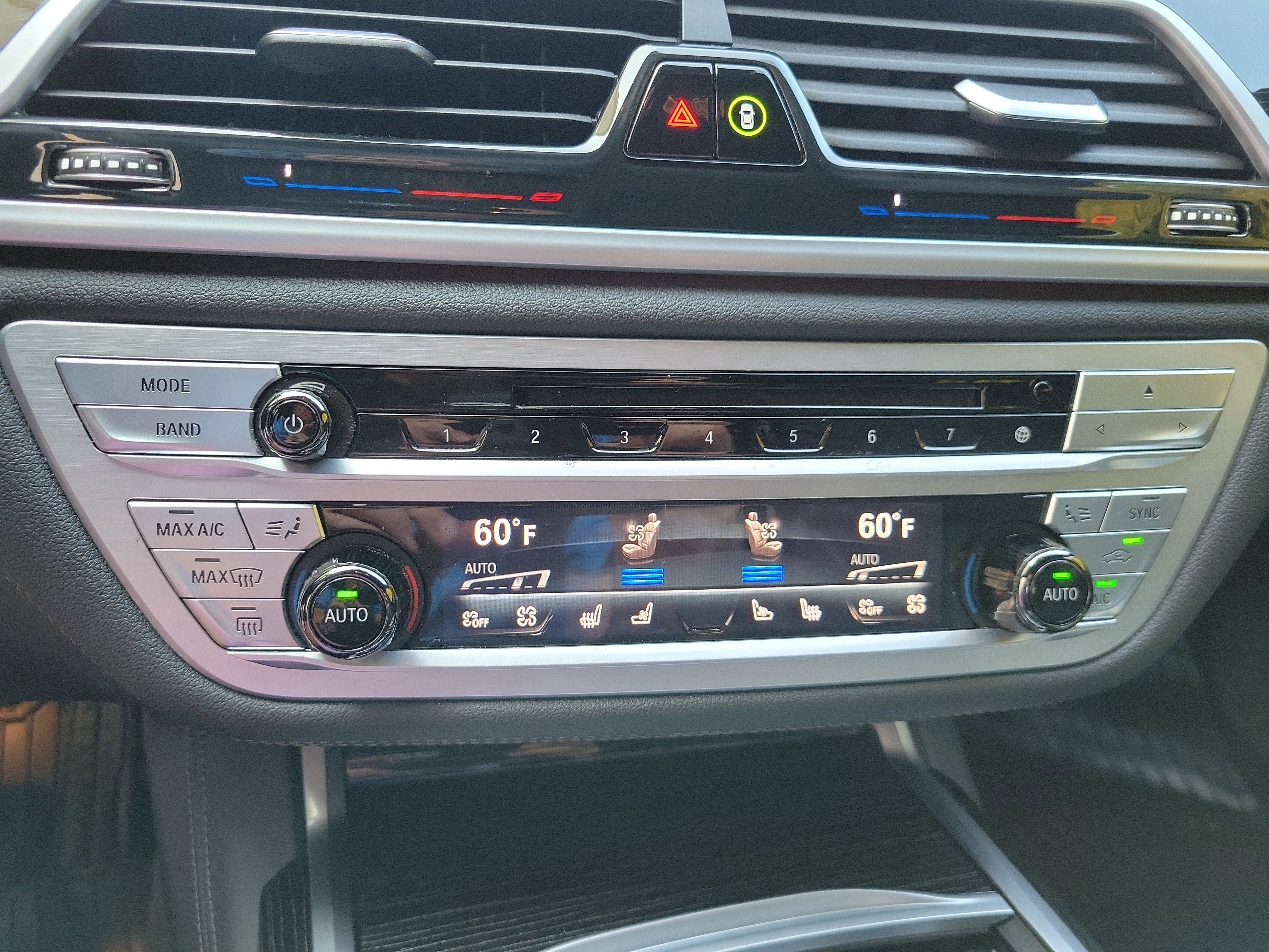 Used 2019 BMW 750i xDrive w/ Executive Package image 24