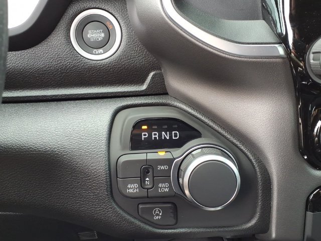 New 2026 RAM 1500 Express AWD/4WD image 18