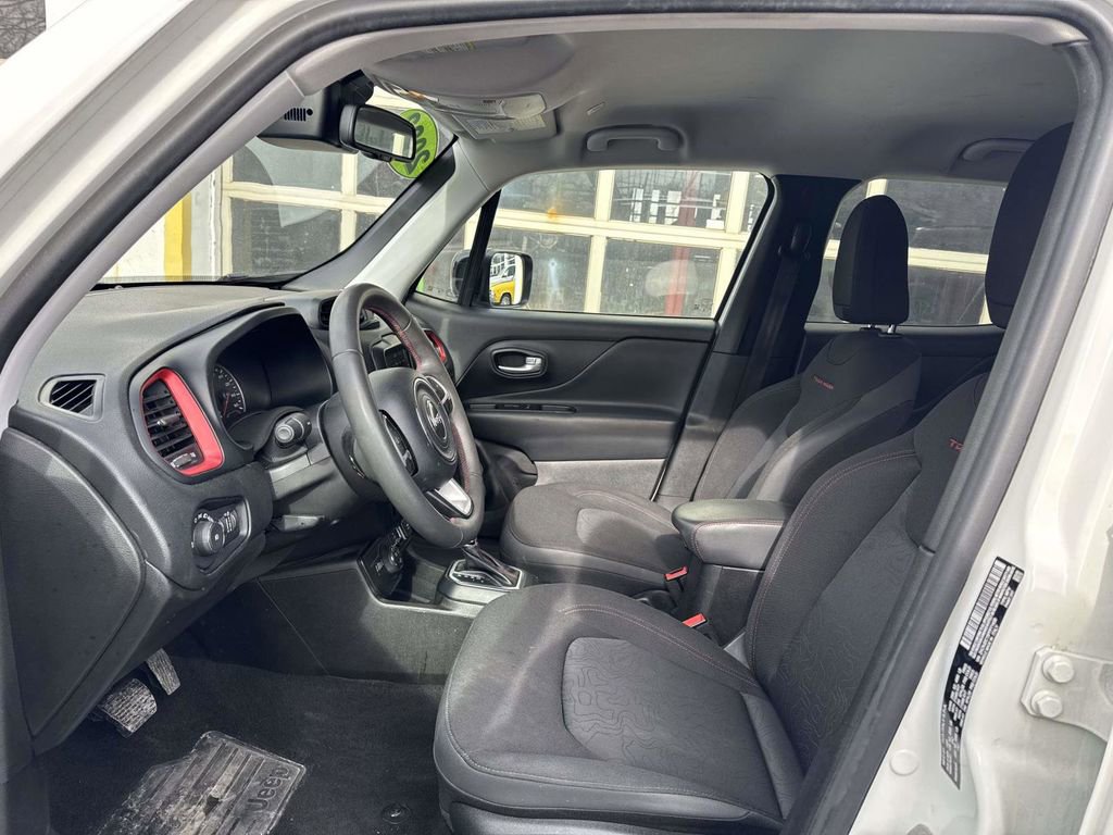 Used 2023 Jeep Renegade Trailhawk image 15