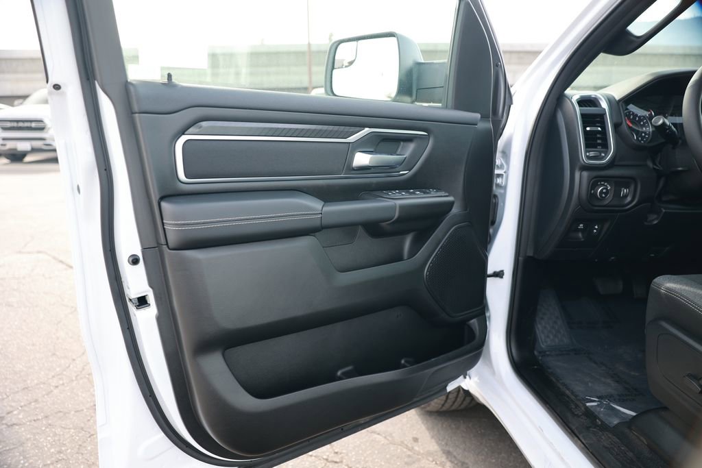 New 2026 RAM 1500 4x4 Crew Cab image 11