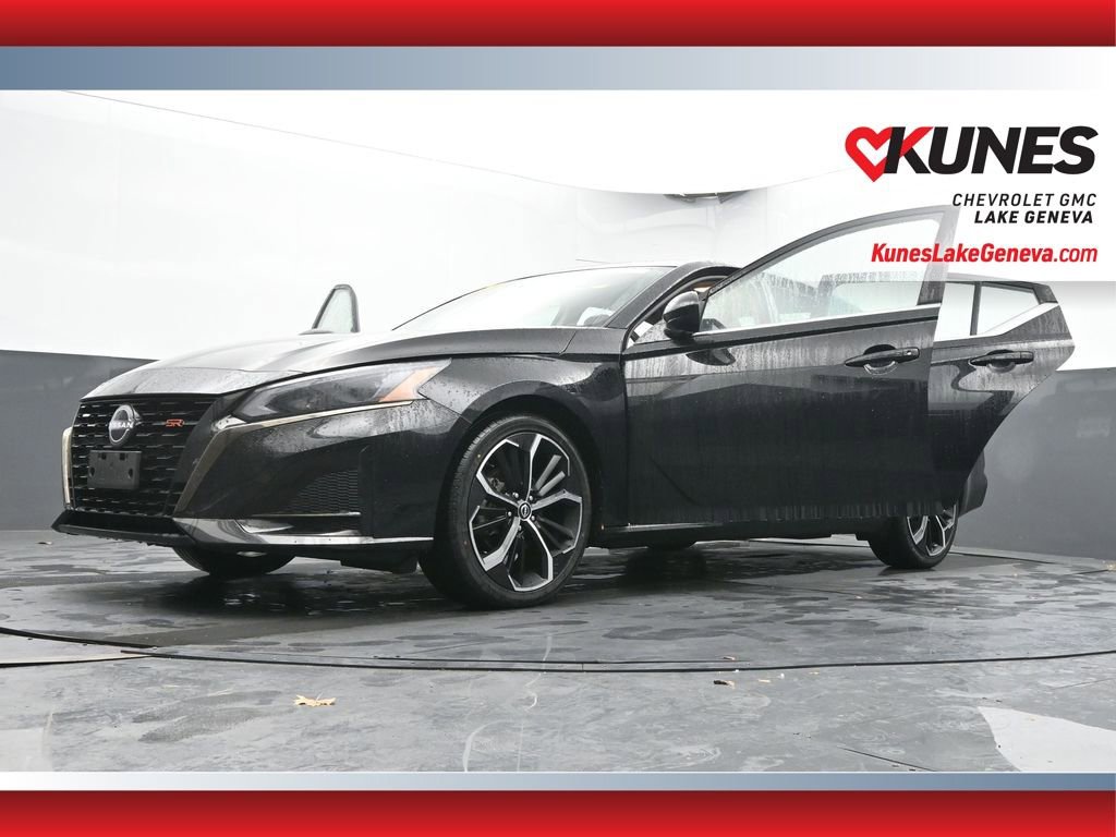 Used 2024 Nissan Altima 2.5 SR FWD image 58