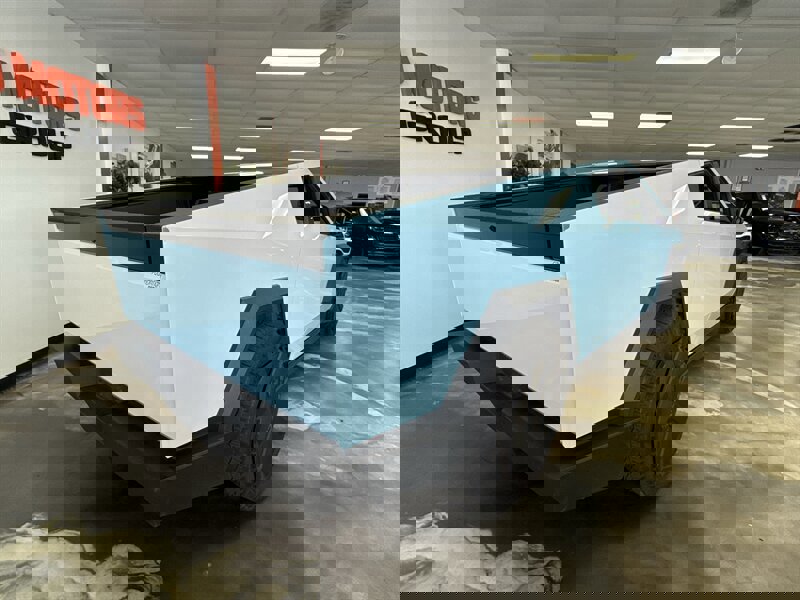 Used 2024 Tesla Cybertruck AWD Crew Cab image 4