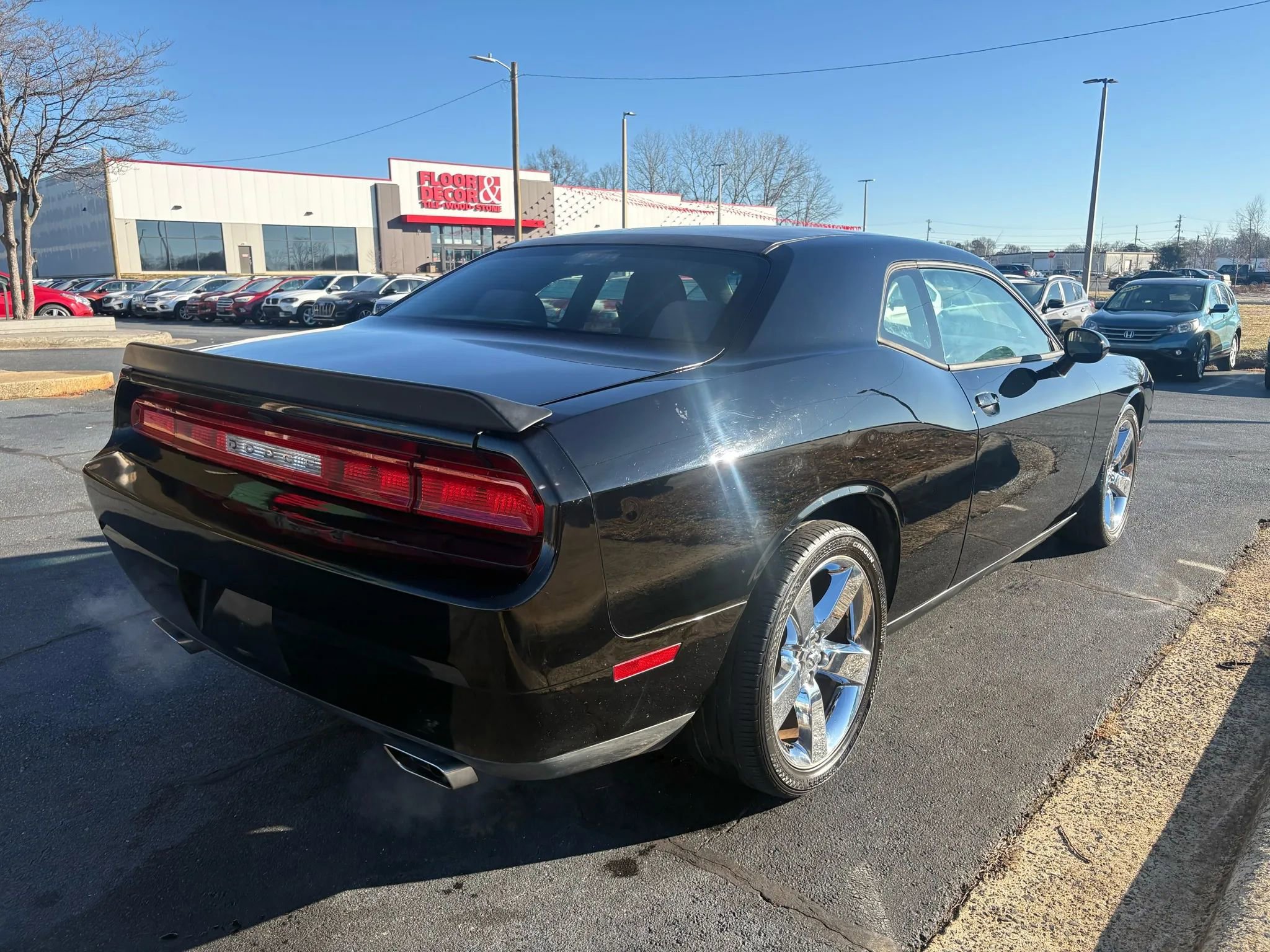 Used 2012 Dodge Challenger SXT image 7