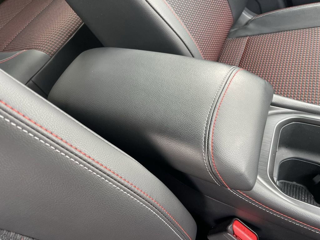 Used 2025 Nissan Kicks SR image 29