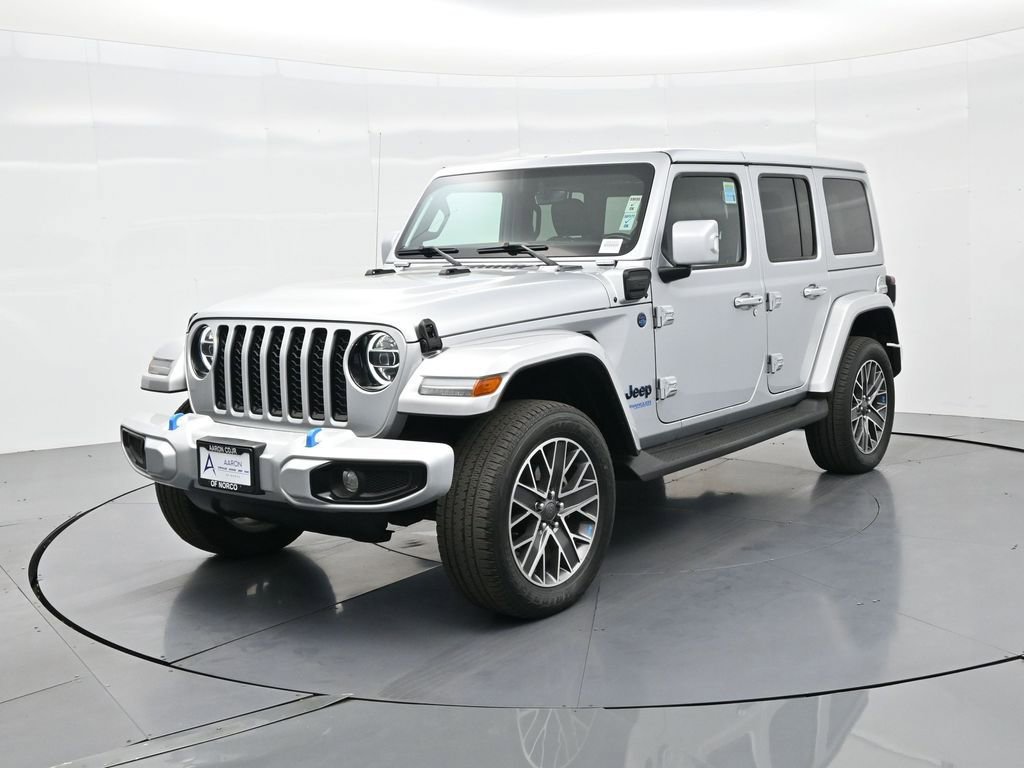 Used 2022 Jeep Wrangler Unlimited Sahara image 2