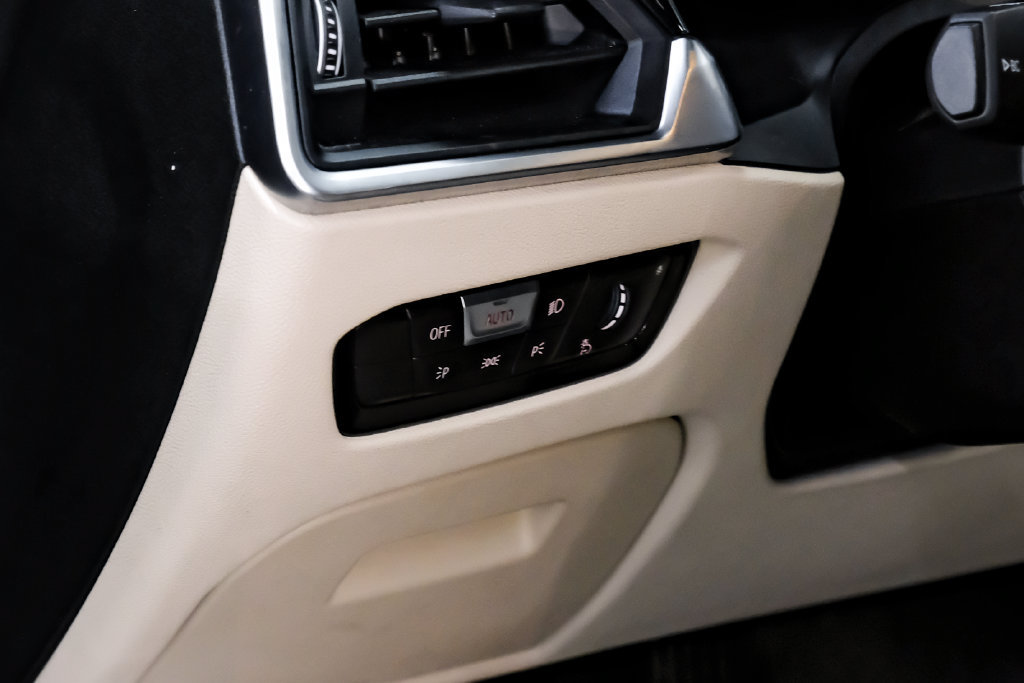 Used 2019 BMW 330i Sedan RWD image 24