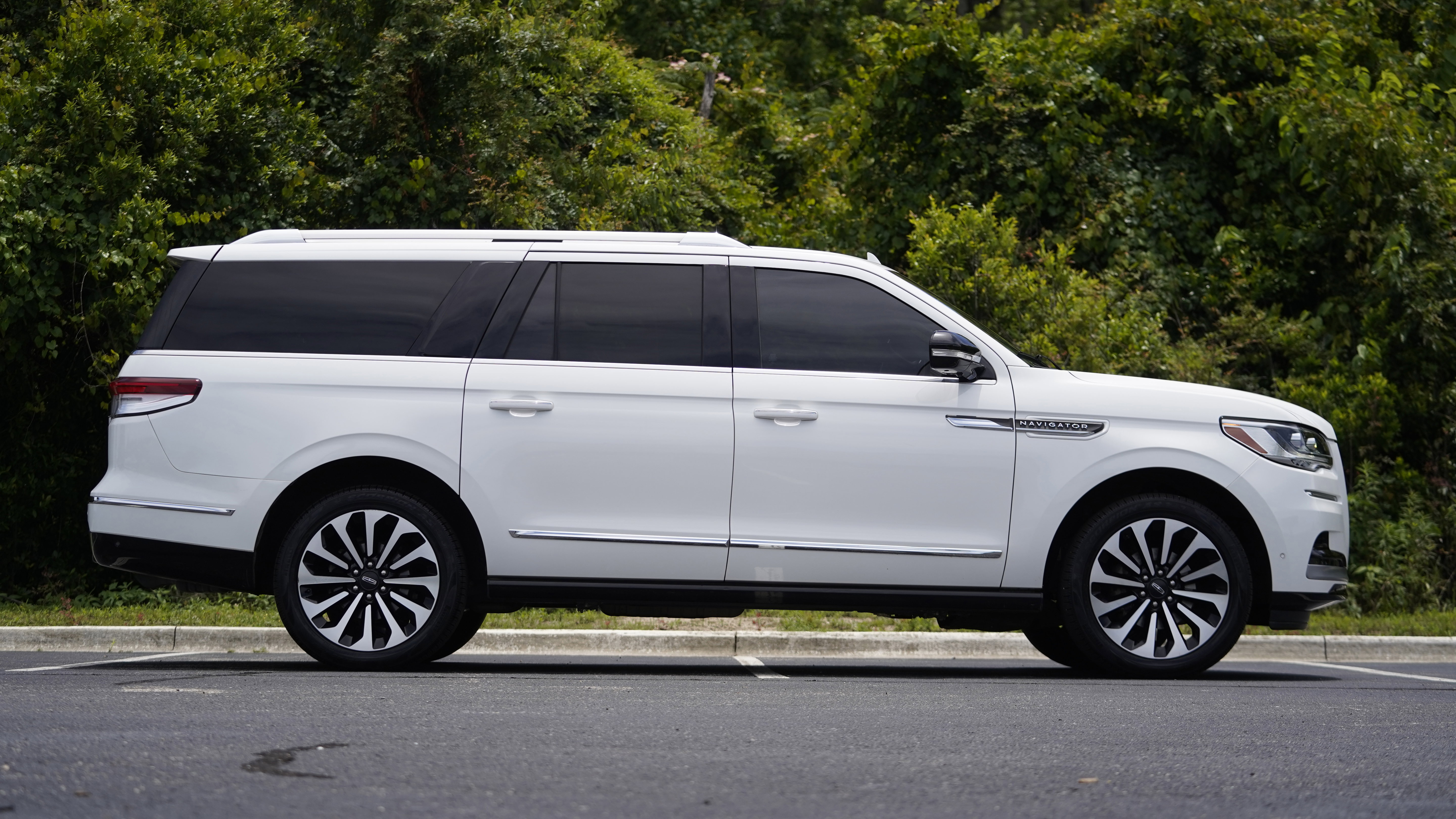Used 2023 Lincoln Navigator L Reserve RWD image 7