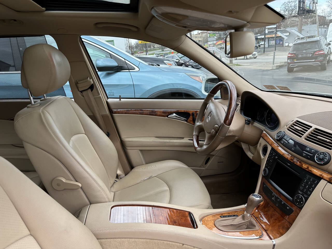 Used 2009 Mercedes-Benz E 350 4MATIC Wagon image 7