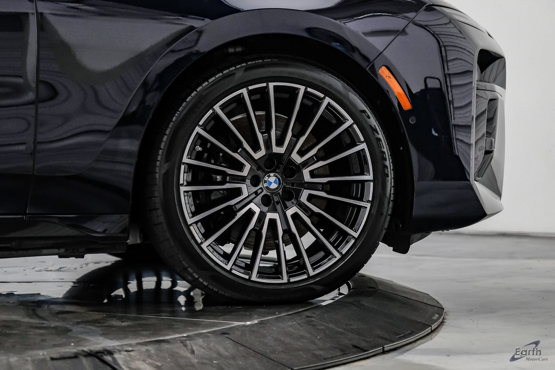 Used 2025 BMW i7 xDrive60 AWD/4WD image 99