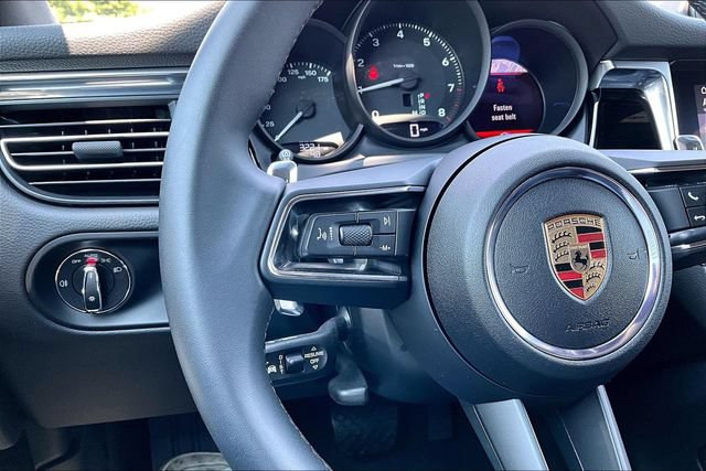 Used 2025 Porsche Macan AWD/4WD image 11