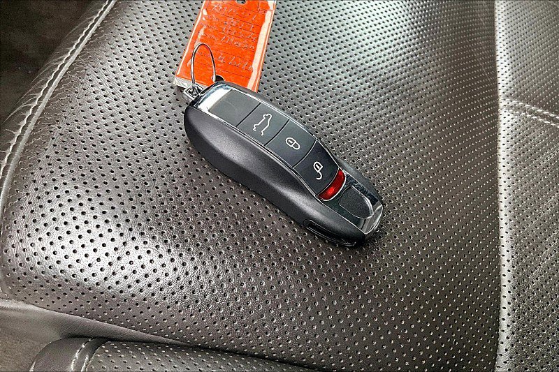 Used 2017 Porsche Macan S image 10