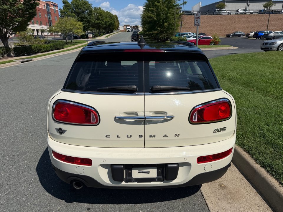 Used 2019 MINI Cooper Clubman ALL4 w/ Storage Package AWD/4WD image 13