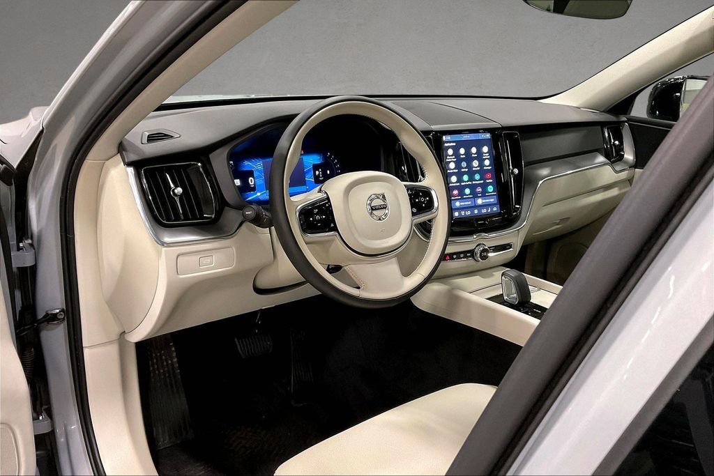 Certified 2024 Volvo XC60 B5 Core w/ Protection Package Premier AWD/4WD image 17