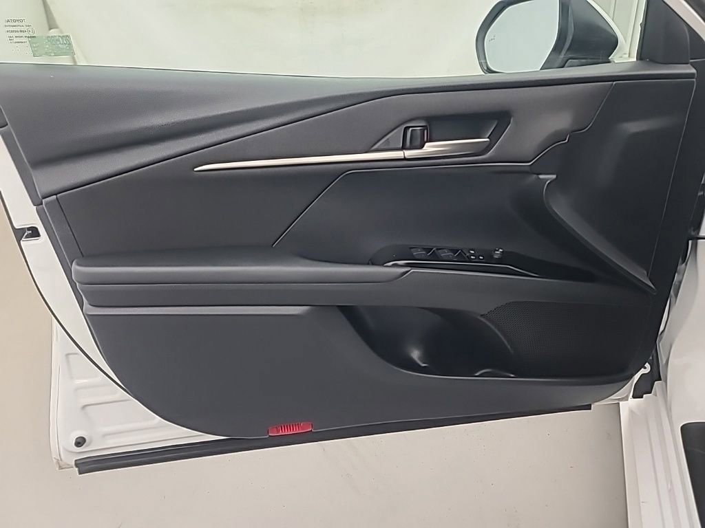 Used 2026 Toyota Camry LE FWD image 21
