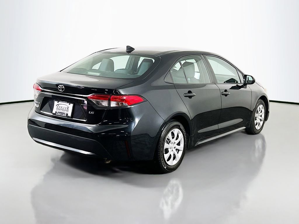 Used 2021 Toyota Corolla LE image 5