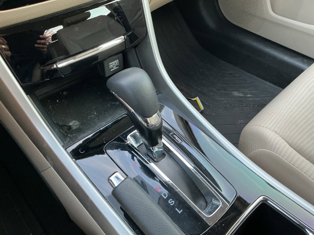 Used 2017 Honda Accord LX image 27