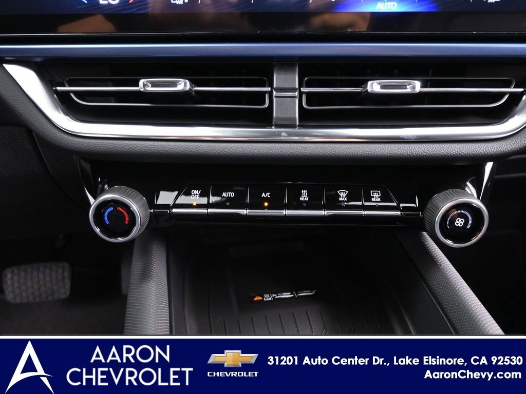 New 2026 Chevrolet Equinox EV LT w/ LPO, Blackout Package image 11