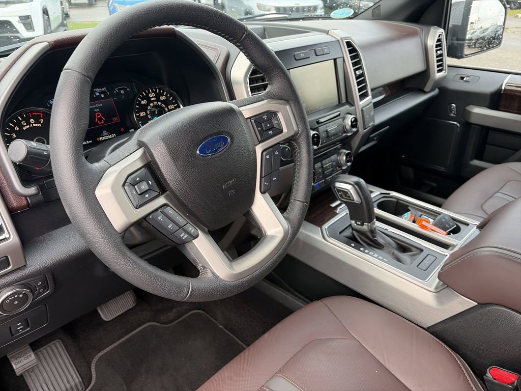 Used 2015 Ford F150 Platinum w/ Equipment Group 701A Luxury RWD image 10