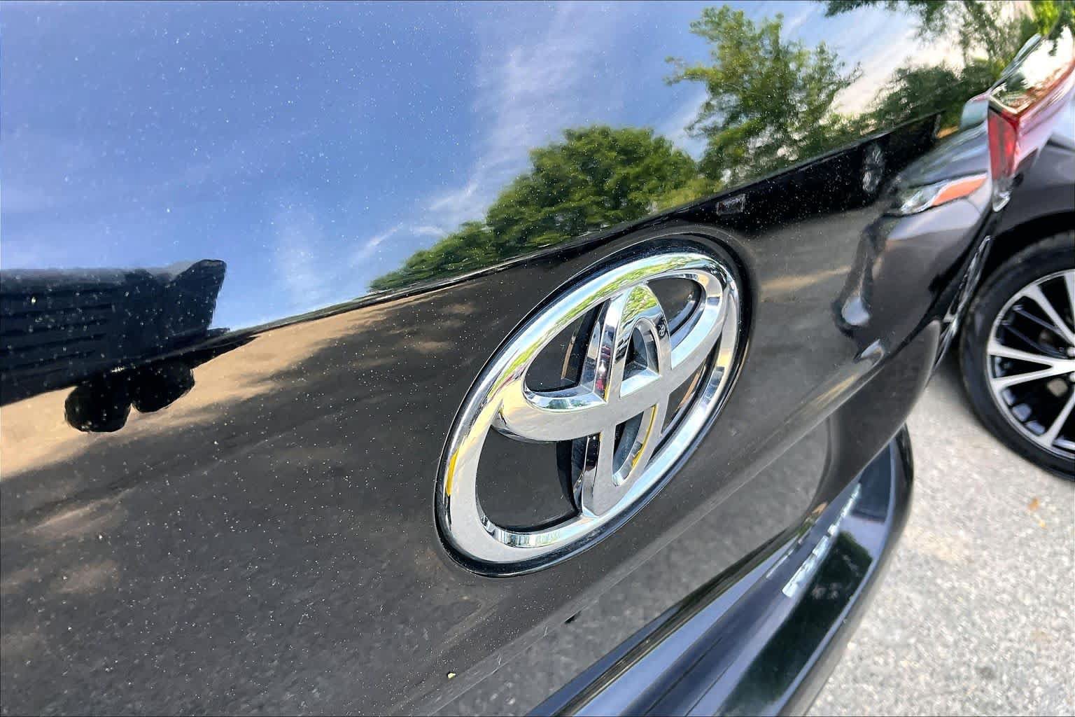 Used 2023 Toyota Highlander XLE AWD/4WD image 30