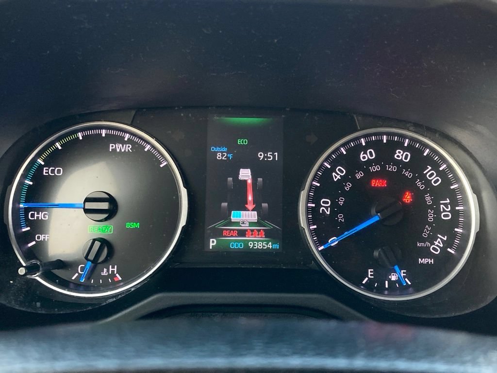 Used 2019 Toyota RAV4 LE w/ Carpet Mat Package AWD/4WD image 13