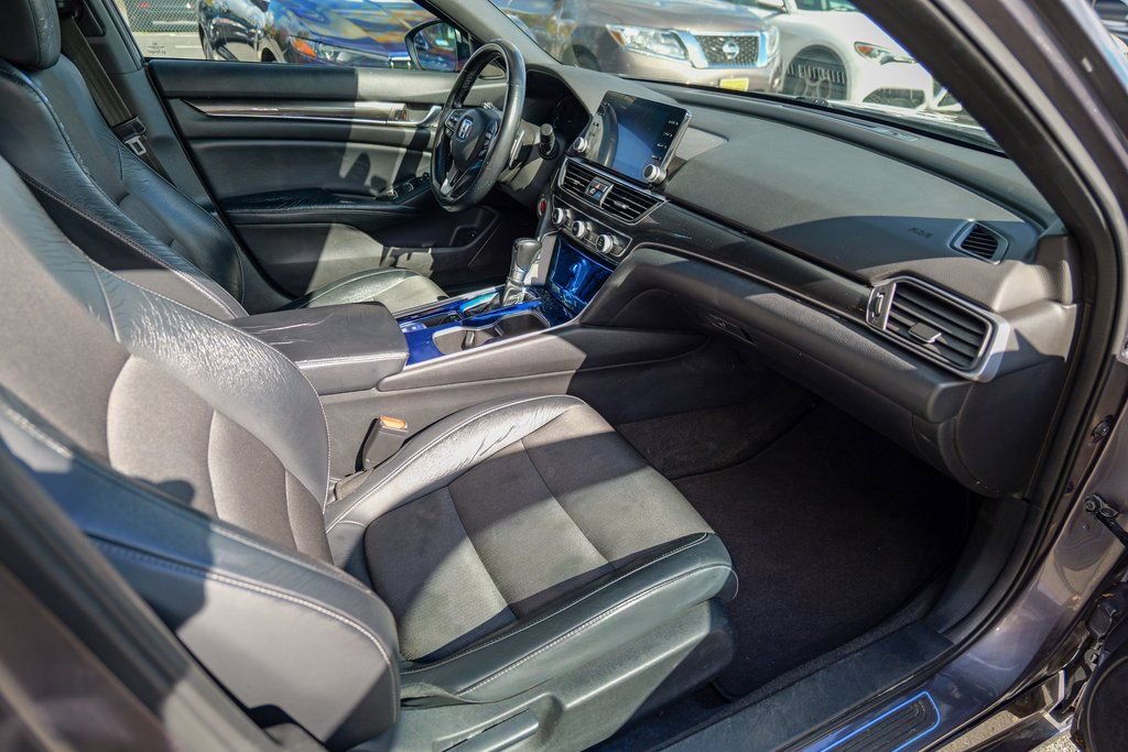 Used 2018 Honda Accord Sport image 32