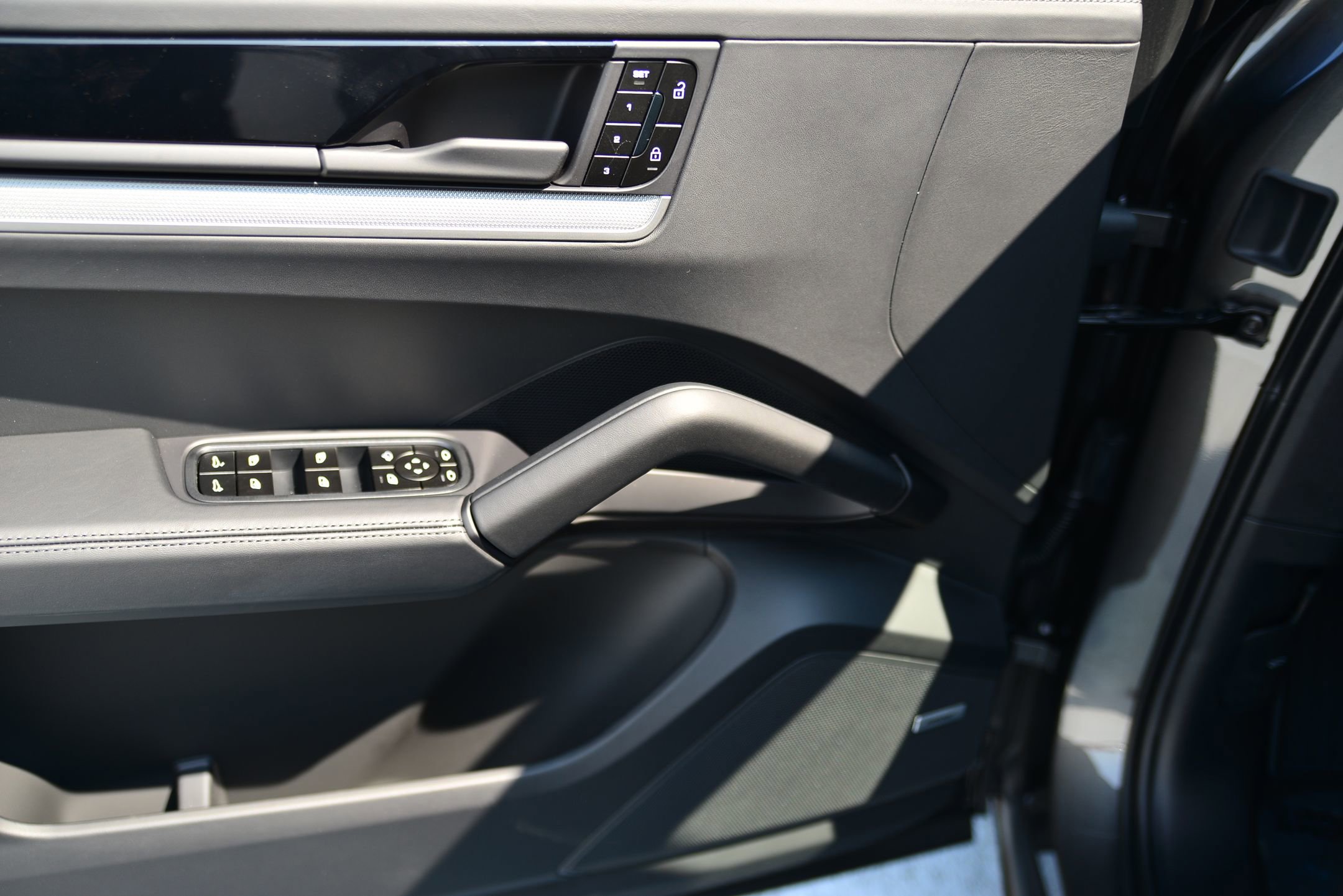 Used 2026 Porsche Cayenne S image 28