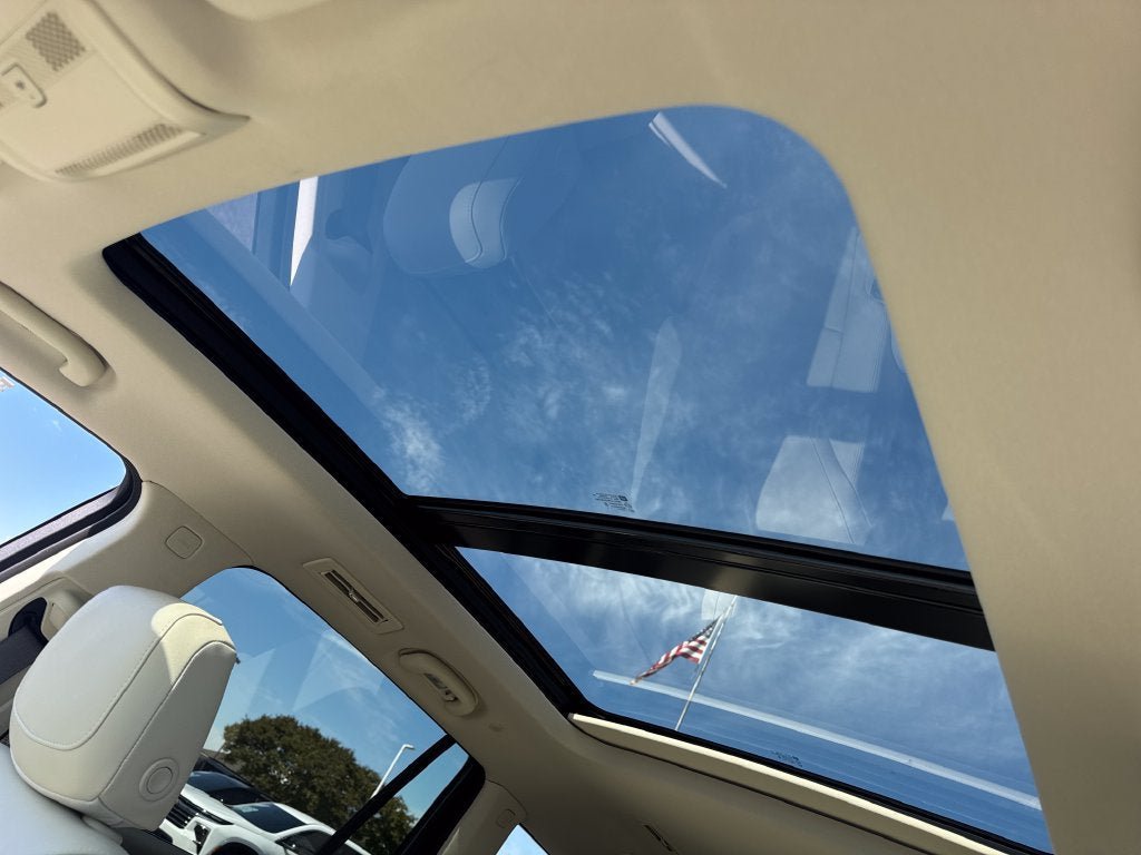 Certified 2024 Cadillac XT6 Premium Luxury w/ LPO, Floor Liner Package AWD/4WD image 20