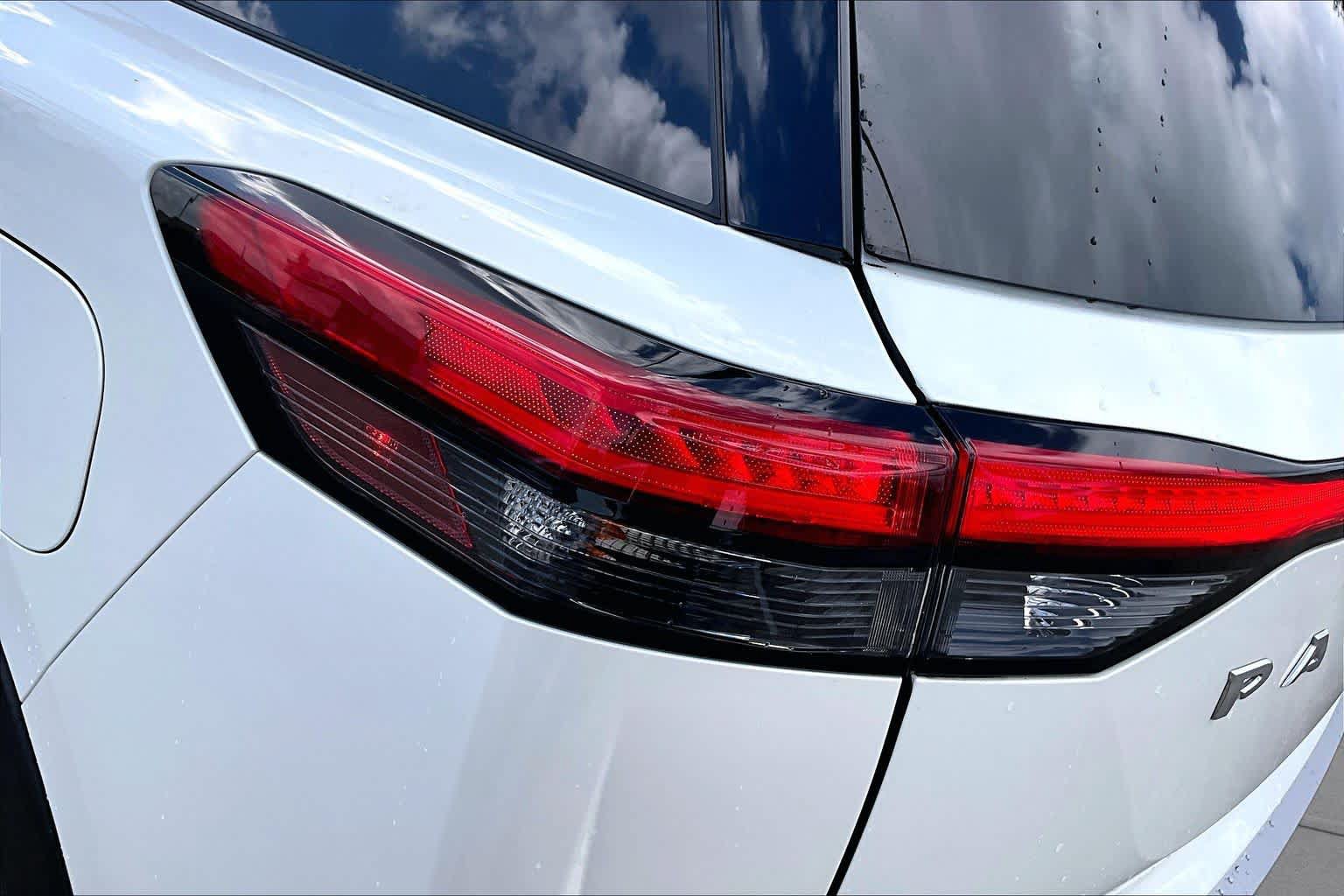 Certified 2024 Nissan Pathfinder SL FWD image 27