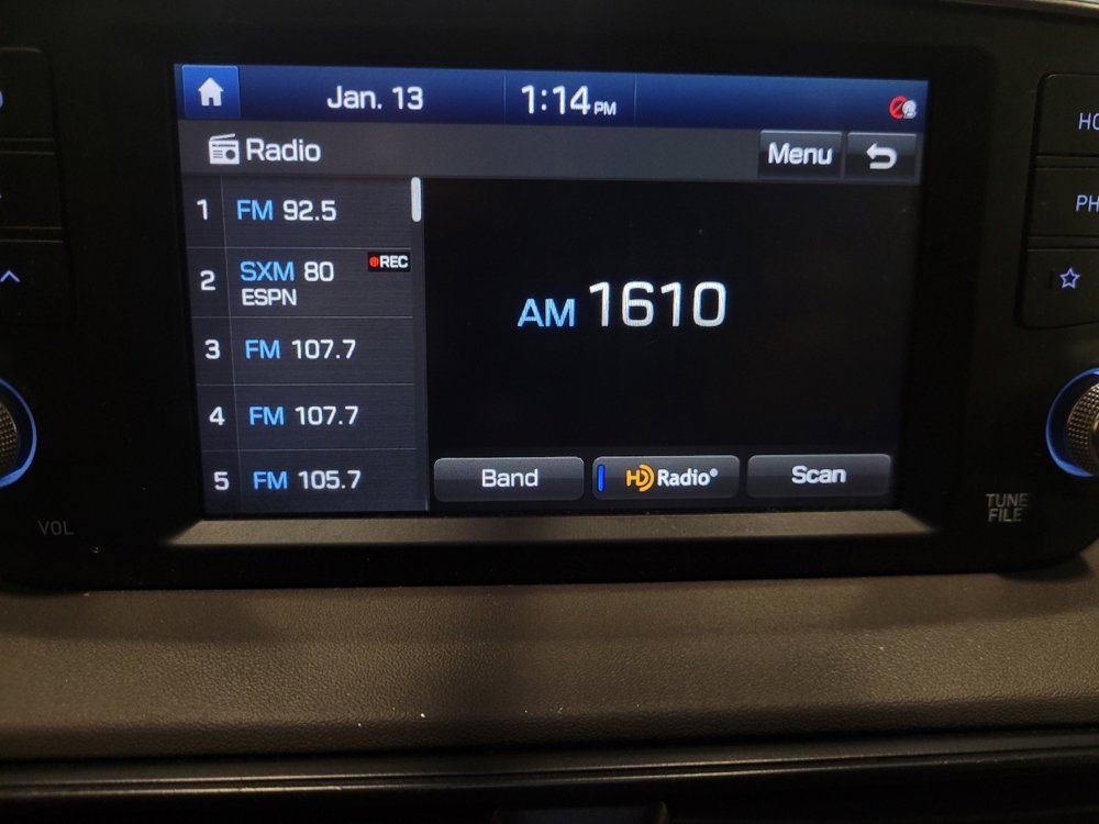 Used 2020 Hyundai Santa Fe SEL image 25