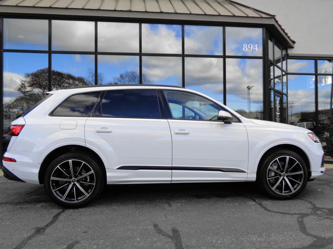 Used 2023 Audi Q7 3.0T Premium Plus w/ Premium Plus Package image 4