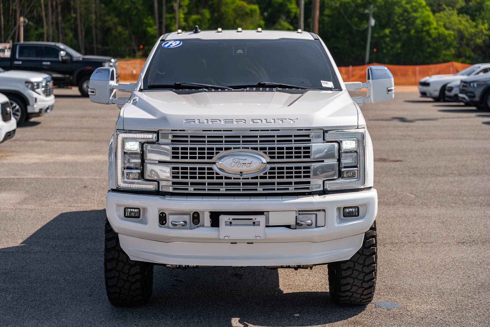 Used 2019 Ford F250 Platinum w/ Platinum Ultimate Package AWD/4WD image 2