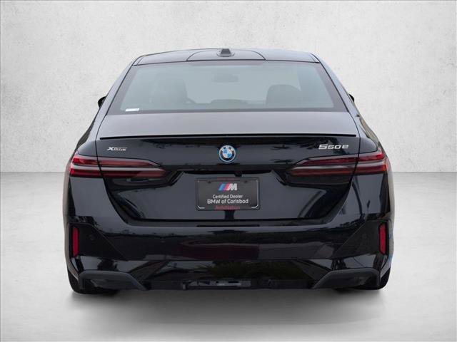 New 2026 BMW 550e xDrive w/ Premium Package AWD/4WD image 7