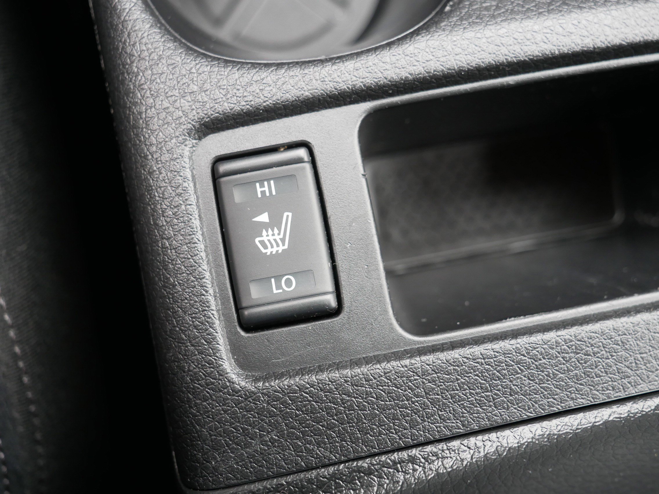 Used 2016 Nissan Rogue SV w/ SV Premium Package image 31