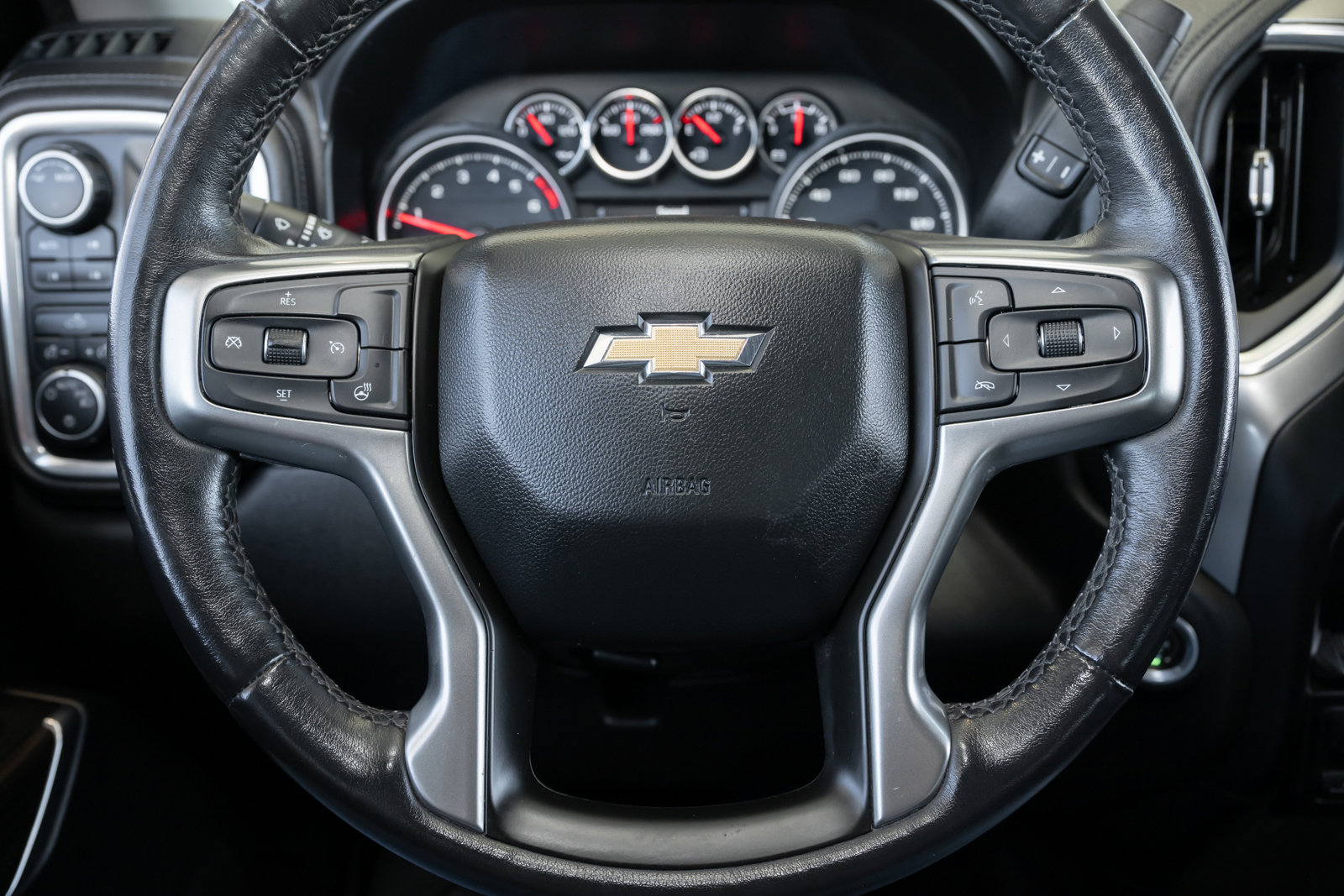 Used 2021 Chevrolet Silverado 1500 LT image 25