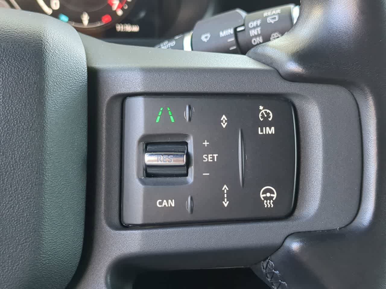 Used 2024 Land Rover Defender 130 X-Dynamic SE image 24