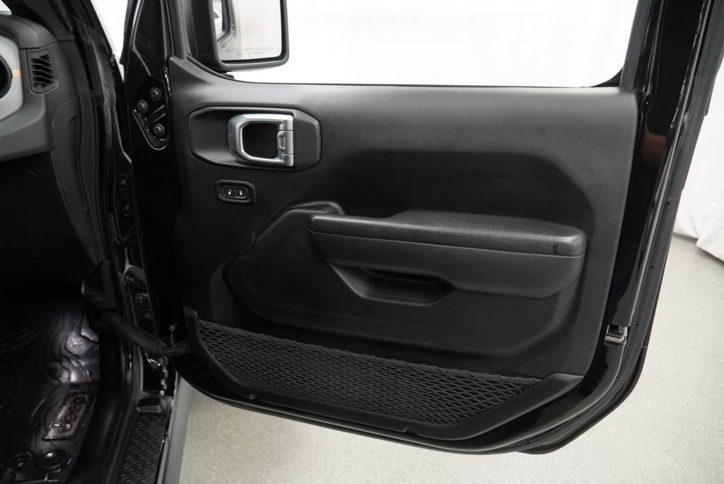 Used 2024 Jeep Wrangler Unlimited AWD/4WD image 48