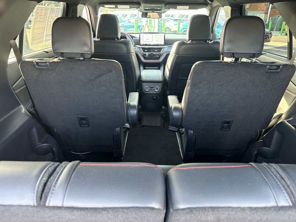 Used 2025 Ford Explorer ST-Line w/ Premium Package image 14