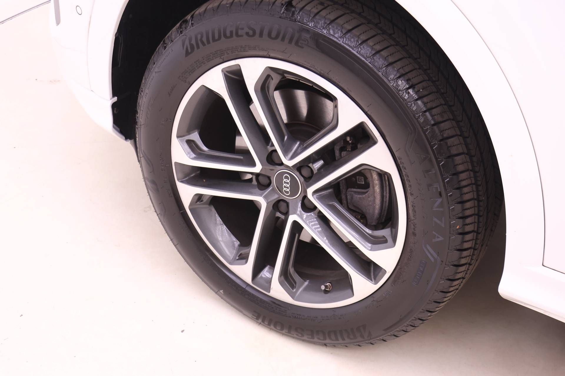 Used 2025 Audi Q5 Premium w/ Convenience Package AWD/4WD image 21