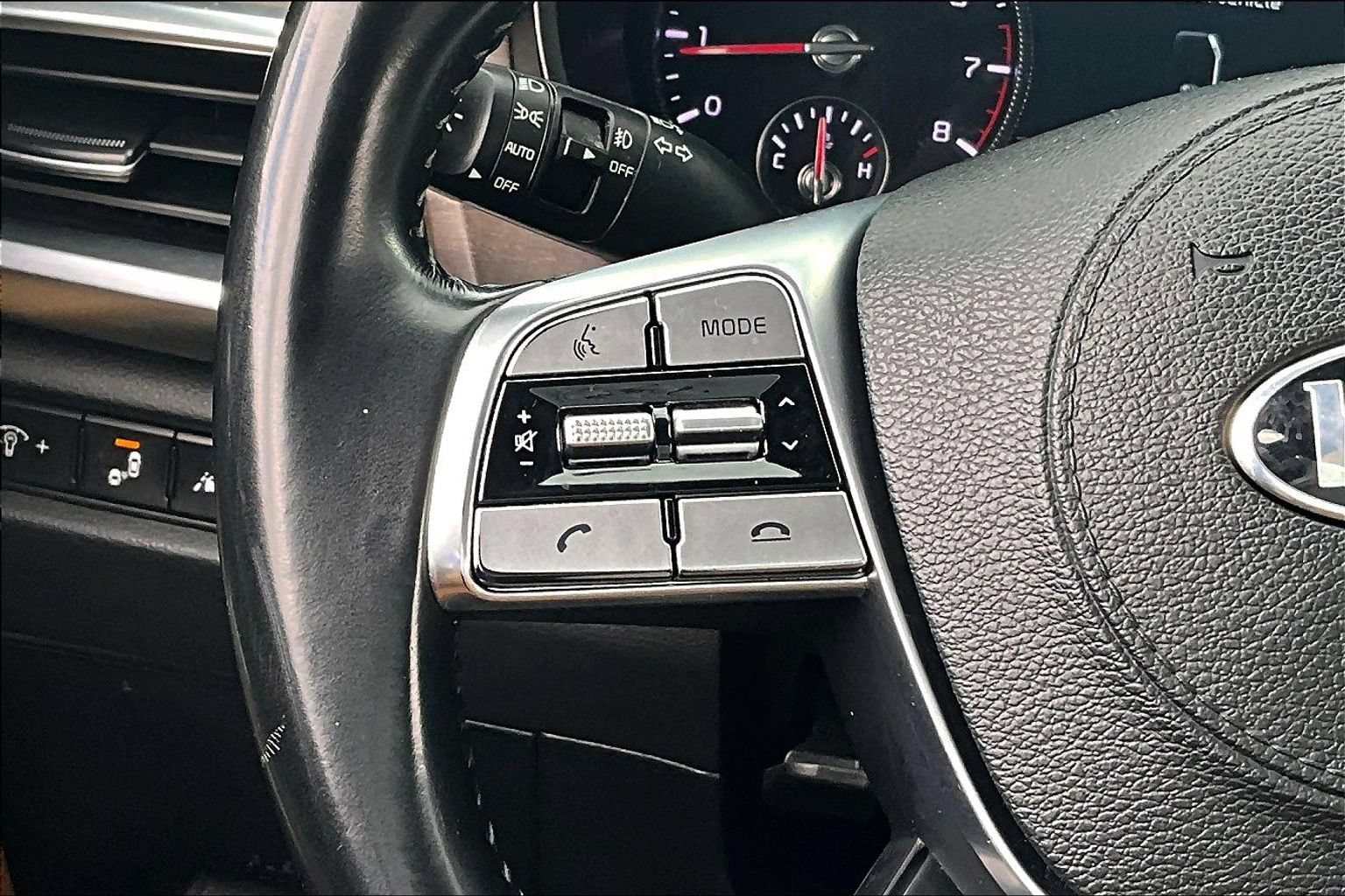 Used 2020 Kia Telluride SX w/ Towing Package FWD image 10