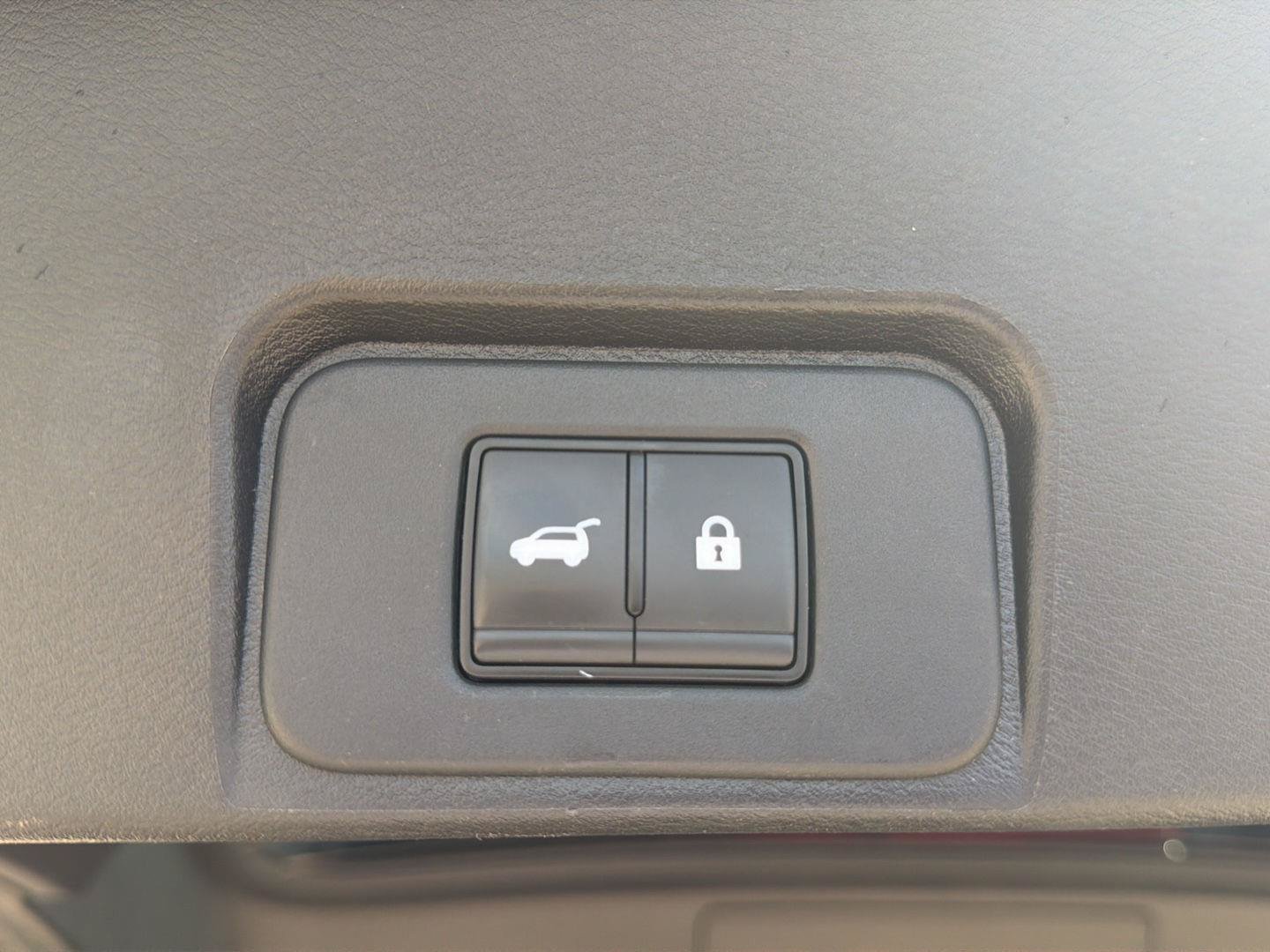 Used 2024 Nissan Rogue SV AWD/4WD image 34
